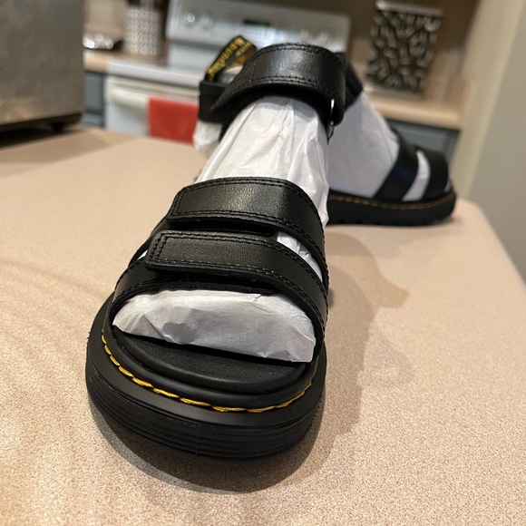 Doc Martens black sandals. Size 6 for Big Kids and never worn. NWT! - Picture 2 of 4